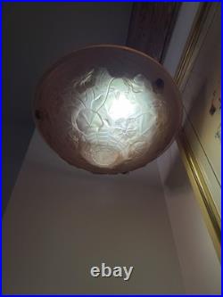 Lustre Art Déco ancien en verre rose moulé Suspension fleurie vintage Lustre Art Déco ancien en verre rose moulé Suspension fleurie vintage
