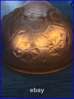 Lustre Art Déco ancien en verre rose moulé Suspension fleurie vintage Lustre Art Déco ancien en verre rose moulé Suspension fleurie vintage