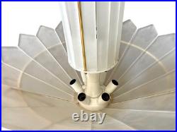 Lustre Art Déco en verre satiné et laiton signé Murano Arts