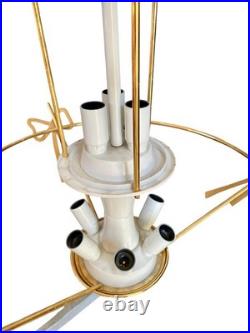 Lustre Art Déco en verre satiné et laiton signé Murano Arts