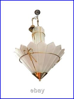 Lustre Art Déco en verre satiné et laiton signé Murano Arts