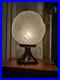 MULLER FRERES Lampe Art Déco, grand globe en verre moulé-pressé dépoli D 24 cm
