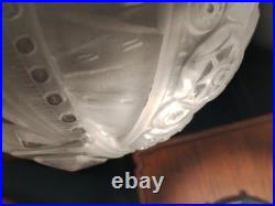 MULLER FRERES Lampe Art Déco, grand globe en verre moulé-pressé dépoli D 24 cm