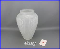 Magnifique grand vase en verre dépoli de style art déco, signé MADE IN FRANCE