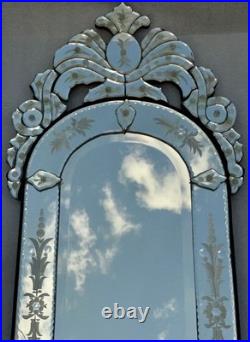 Miroir Vénitien Ancien Gravé Biseauté Fronton Floral Verre Mercuré 80 cm