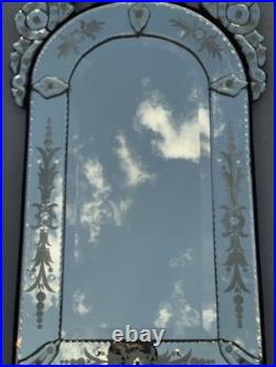 Miroir Vénitien Ancien Gravé Biseauté Fronton Floral Verre Mercuré 80 cm