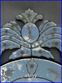 Miroir Vénitien Ancien Gravé Biseauté Fronton Floral Verre Mercuré 80 cm