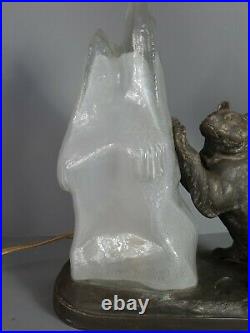 Originale lampe Art déco Ours contre un iceberg en verre, signée T. Cartier SB