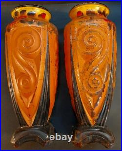 Paire De Vases orange rouge pointe de noir, col fleuri En Verre Pur Art Déco