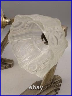 Paire d'appliques anciennes ART DECO en bronze argenté et verre. Début XX°