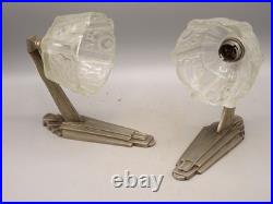 Paire d'appliques anciennes ART DECO en bronze argenté et verre. Début XX°