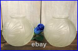 Paire de Vase Ancien en Verre Moulé Pressé Satiné Art Déco Géometrique c1930