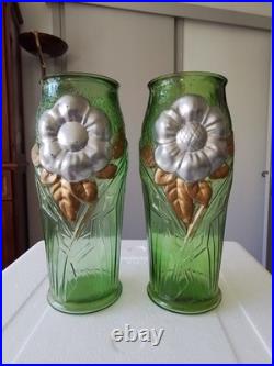 Paire de Vases art deco en verre couleur Verte hauteur 22 cm