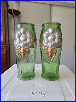 Paire de Vases art deco en verre couleur Verte hauteur 22 cm