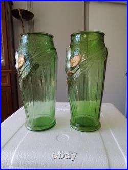 Paire de Vases art deco en verre couleur Verte hauteur 22 cm