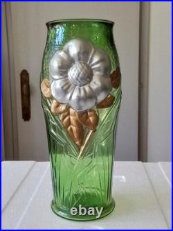 Paire de Vases art deco en verre couleur Verte hauteur 22 cm