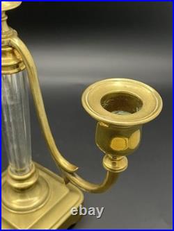 Paire de bougeoirs Art Déco à deux bras en laiton et verre facetté, 24 cm