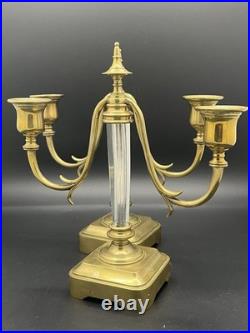 Paire de bougeoirs Art Déco à deux bras en laiton et verre facetté, 24 cm