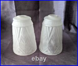 Paire de tulipes art déco en verre dépoli moulé pressé Degué Muller Schneider