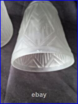 Paire de tulipes art déco en verre dépoli moulé pressé Degué Muller Schneider