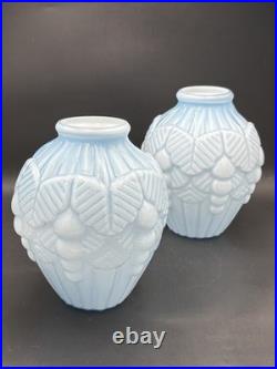 Paire de vases Art Déco en verre double couche c. 1930