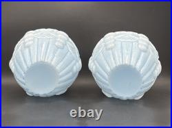 Paire de vases Art Déco en verre double couche c. 1930