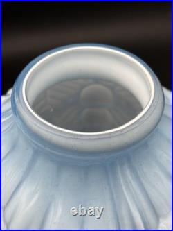 Paire de vases Art Déco en verre double couche c. 1930