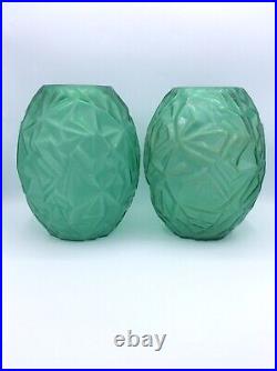 Paire de vases verre coloré vert émeraude moulé à décor froissé Art Déco