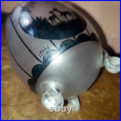 Petit Vase oeuf tripode Art Déco signé Kolek. Kralik