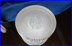 Rare Boite A Poudre Art Deco En Verre Satine Lalique Pour Nina Ricci