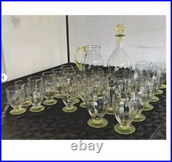 Rare Service de 32 Verres en Ouraline Art Deco, avec Une Carafe Et un Broc 1930's