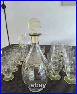 Rare Service de 32 Verres en Ouraline Art Deco, avec Une Carafe Et un Broc 1930's