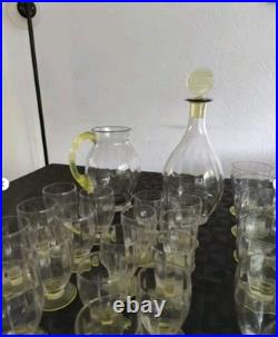 Rare Service de 32 Verres en Ouraline Art Deco, avec Une Carafe Et un Broc 1930's