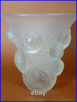 René Lalique vase Art Déco modèle Saint François aux moineaux, verre signé B732