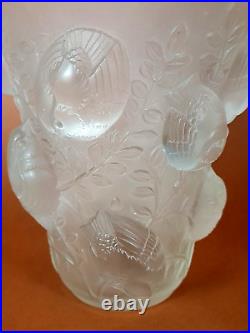 René Lalique vase Art Déco modèle Saint François aux moineaux, verre signé B732