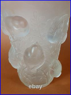 René Lalique vase Art Déco modèle Saint François aux moineaux, verre signé B732