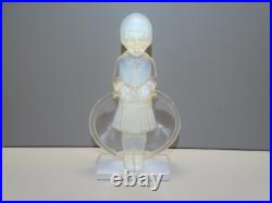 - SUJET ENFANT AU CERCEAU Césari Verrier VERRE OPALESCENT ART DECO