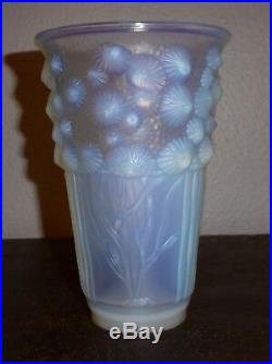 Sabino France vase en verre opalescent 1930's
