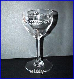 Série de 8 verres à vin ancien en cristal gravé ART DECO Frise de Laurier 13.5cm