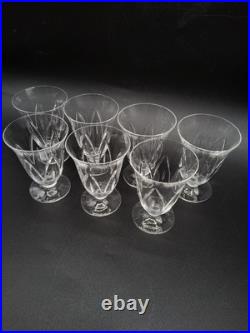 Série de sept verres à porto en cristal soufflé taillé signé Daum Nancy Art Déco