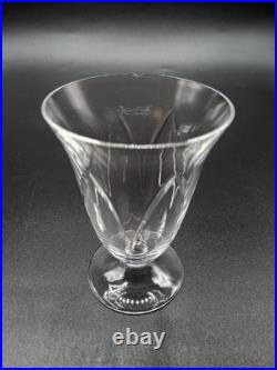 Série de sept verres à porto en cristal soufflé taillé signé Daum Nancy Art Déco