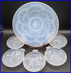 Service à glace en verre moulé opalescent de J. Landier modèle Arc Art Déco