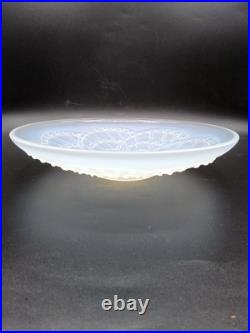 Service à glace en verre moulé opalescent de J. Landier modèle Arc Art Déco