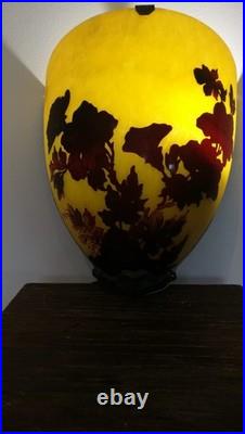 Superbe Applique Murale Pate De Verre Art Déco, décor de fleurs