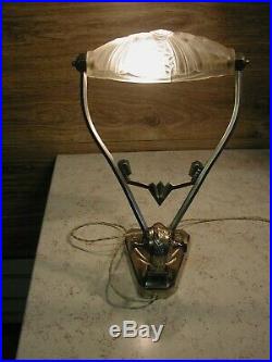 Superbe lampe de chevet ou de bureau Art Déco formant vide poche bronze nickelé