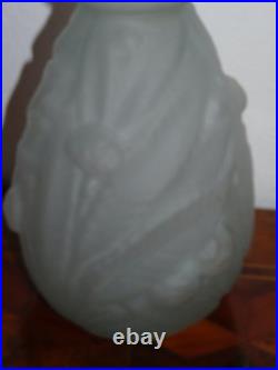 Superbe vase art déco en verre pressé moulé dépoli Muller Frères Luneville
