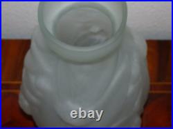 Superbe vase art déco en verre pressé moulé dépoli Muller Frères Luneville