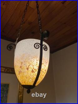 Suspension fer forgé obus verre marmoréen jaune rose blanc Art Déco no Muller