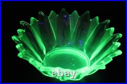 Très Décorative Art Déco Uranium Verre Coupe À Fruits Vers 1930