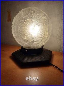 Très Jolie Lampe époque Art Deco fer martelé et Verre, entièrement d'origine